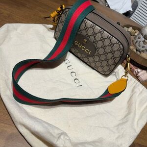 Neo Supreme Crossbody